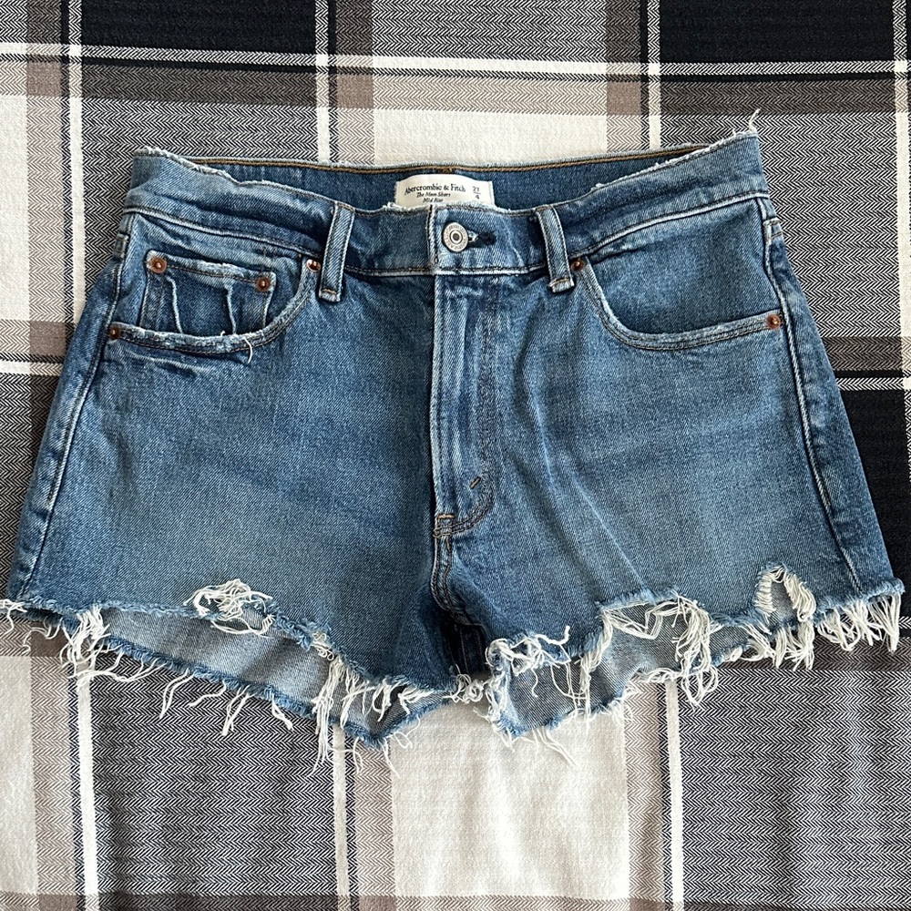 Abercrombie & Fitch Frayed Hem Jean Shorts - Picture 1 of 3